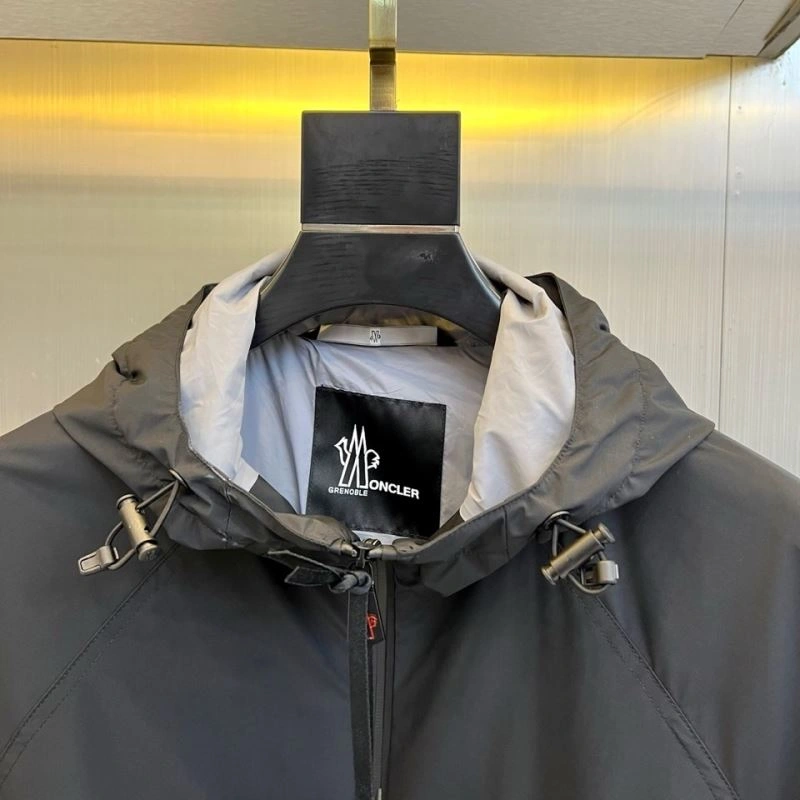 FlexibleFit Moncler Outwear 143370