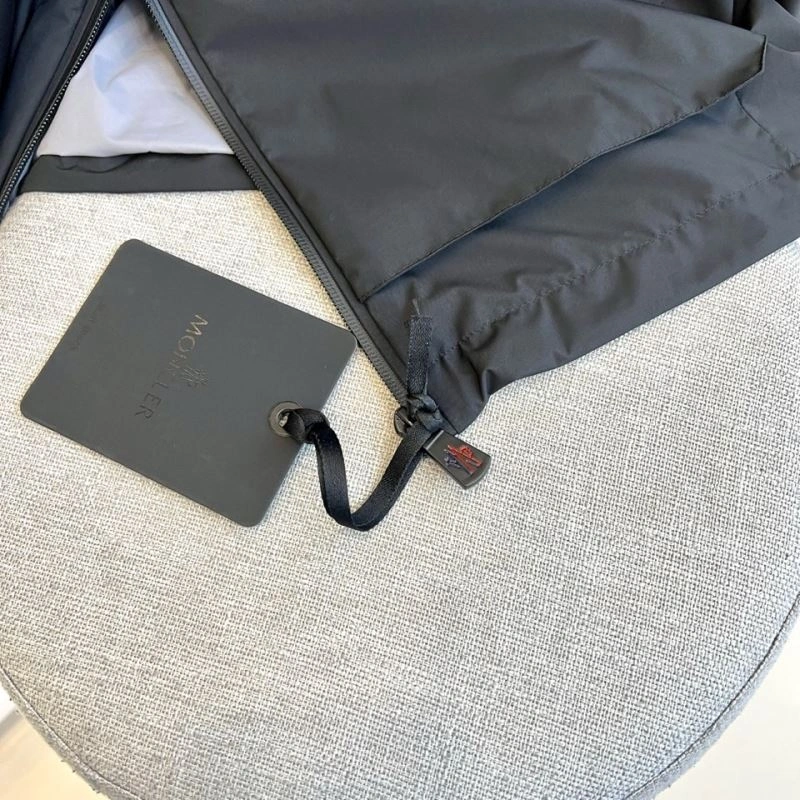 FlexibleFit Moncler Outwear 143370