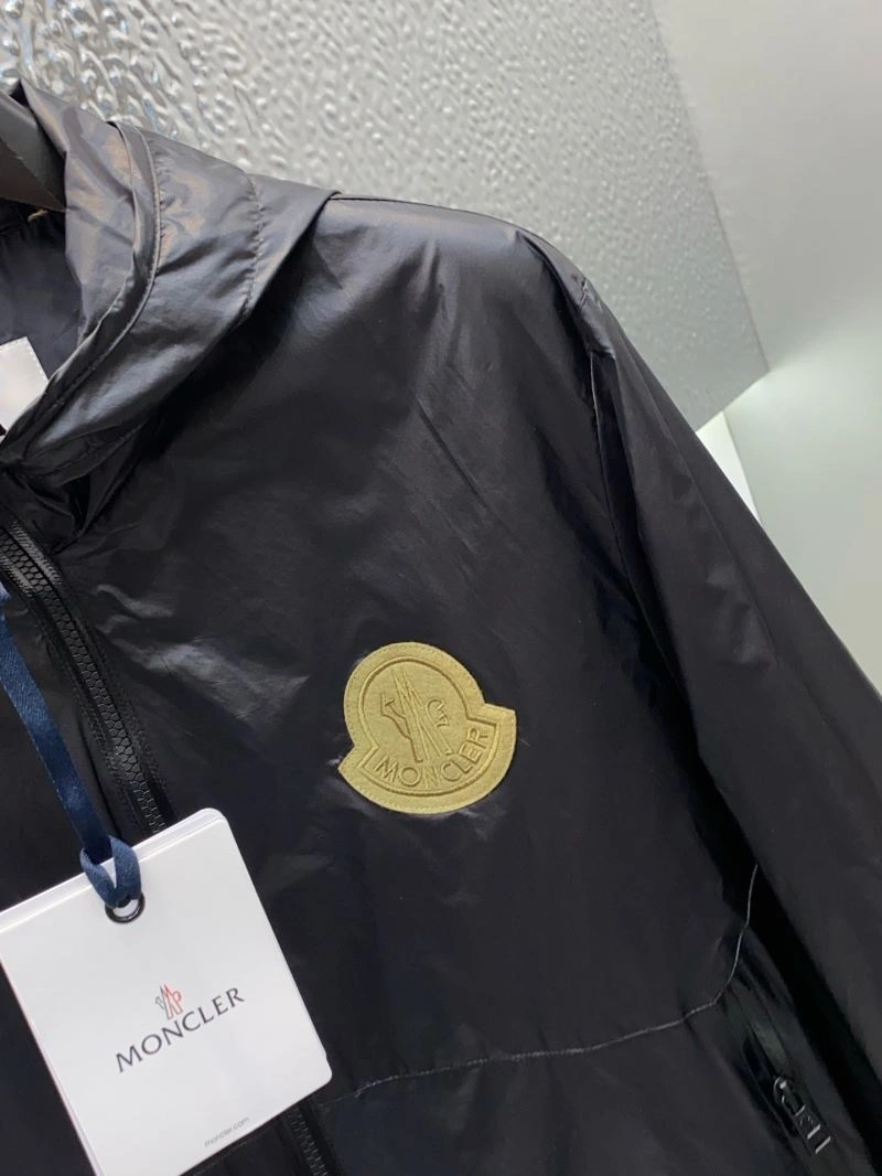 Moncler Outwear Lightweight 143371