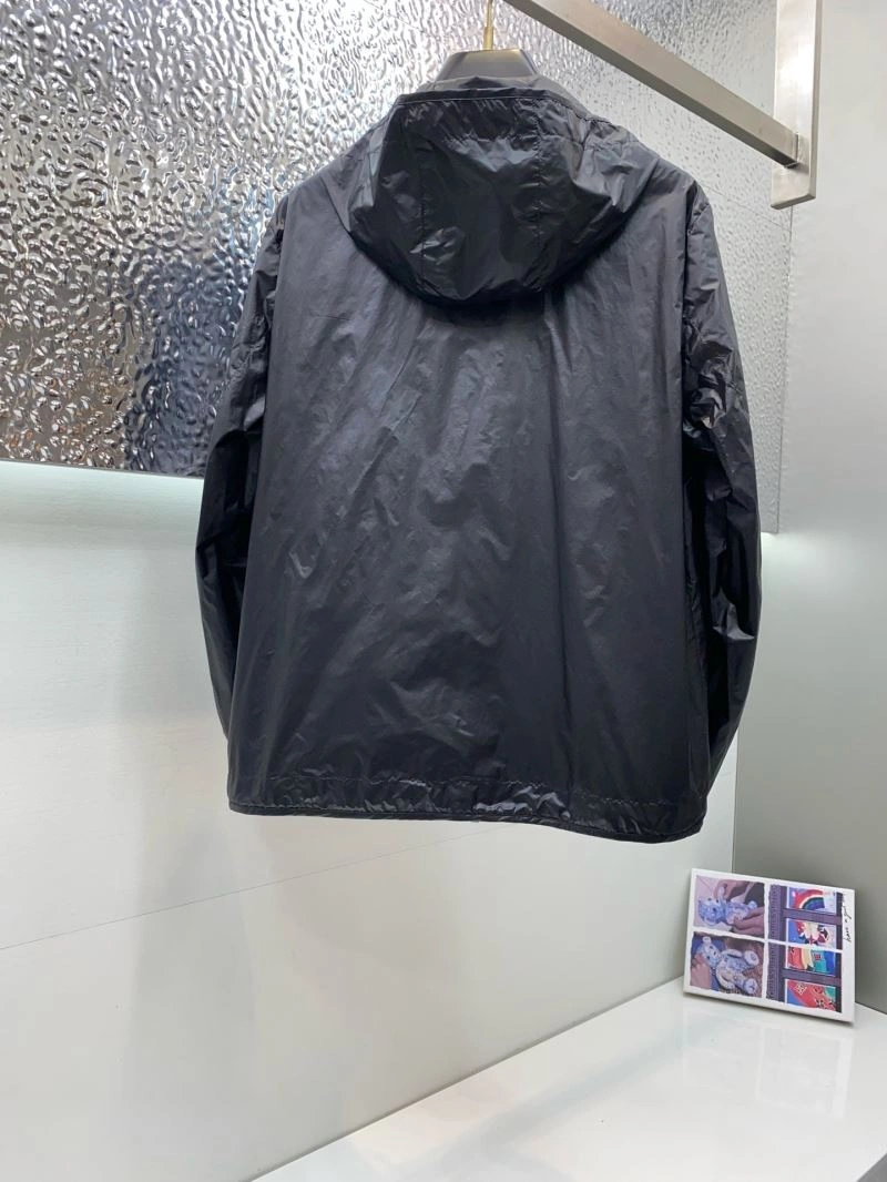 Moncler Outwear Lightweight 143371