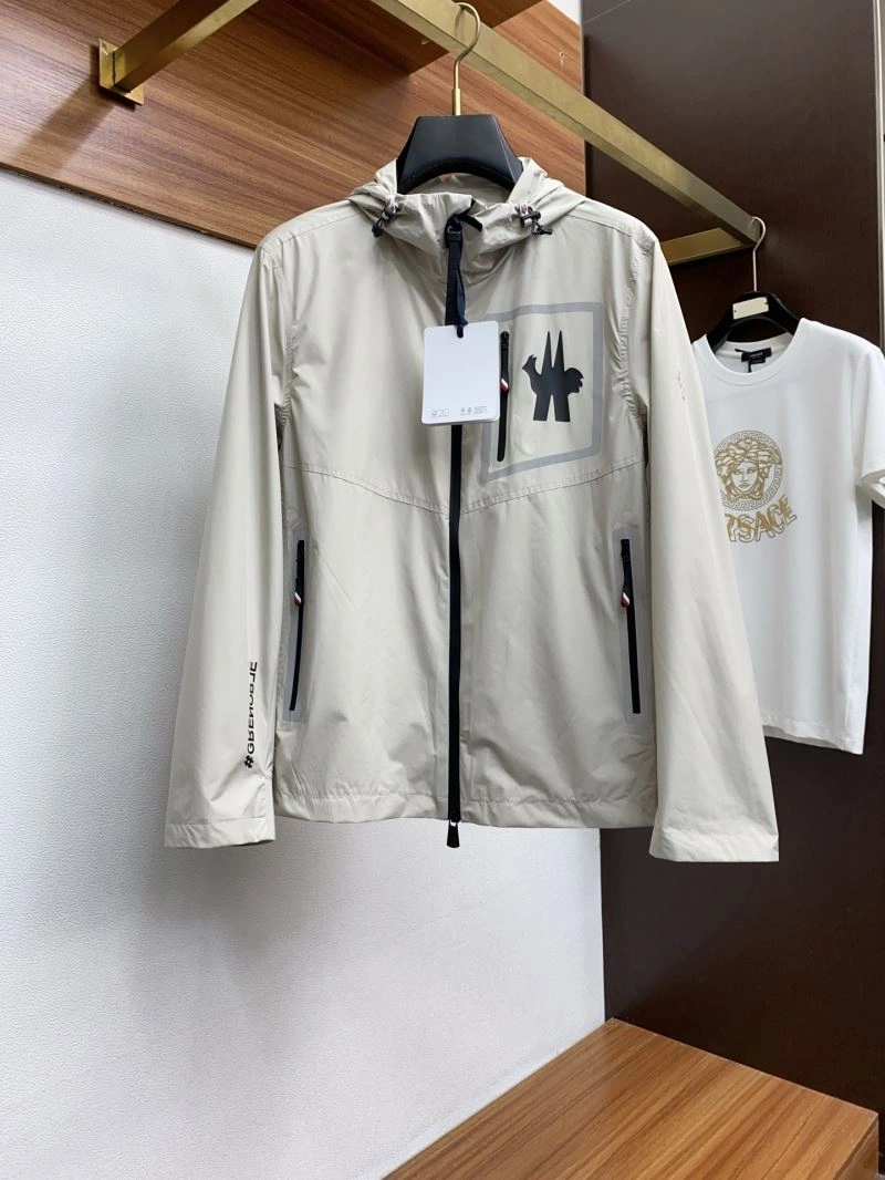 Effortless Moncler Outwear 143372