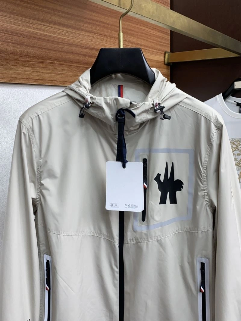 Effortless Moncler Outwear 143372