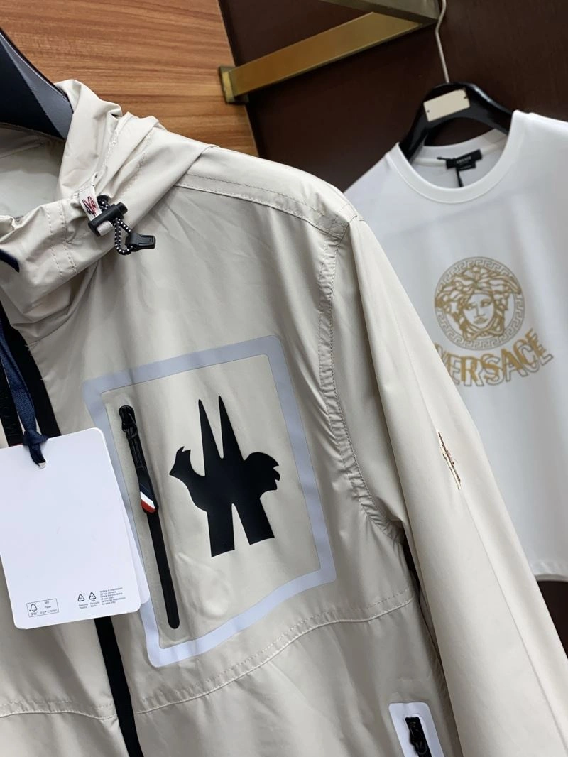 Effortless Moncler Outwear 143372
