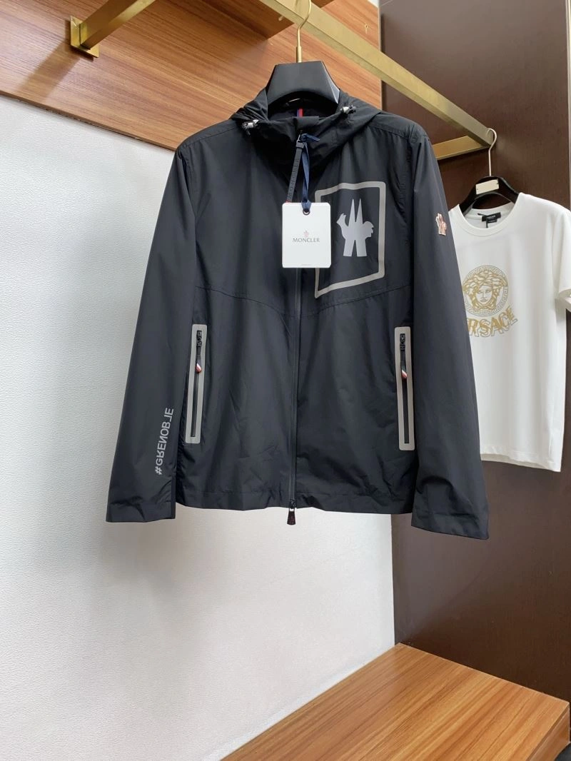 Moncler Outwear Sophisticated 143361