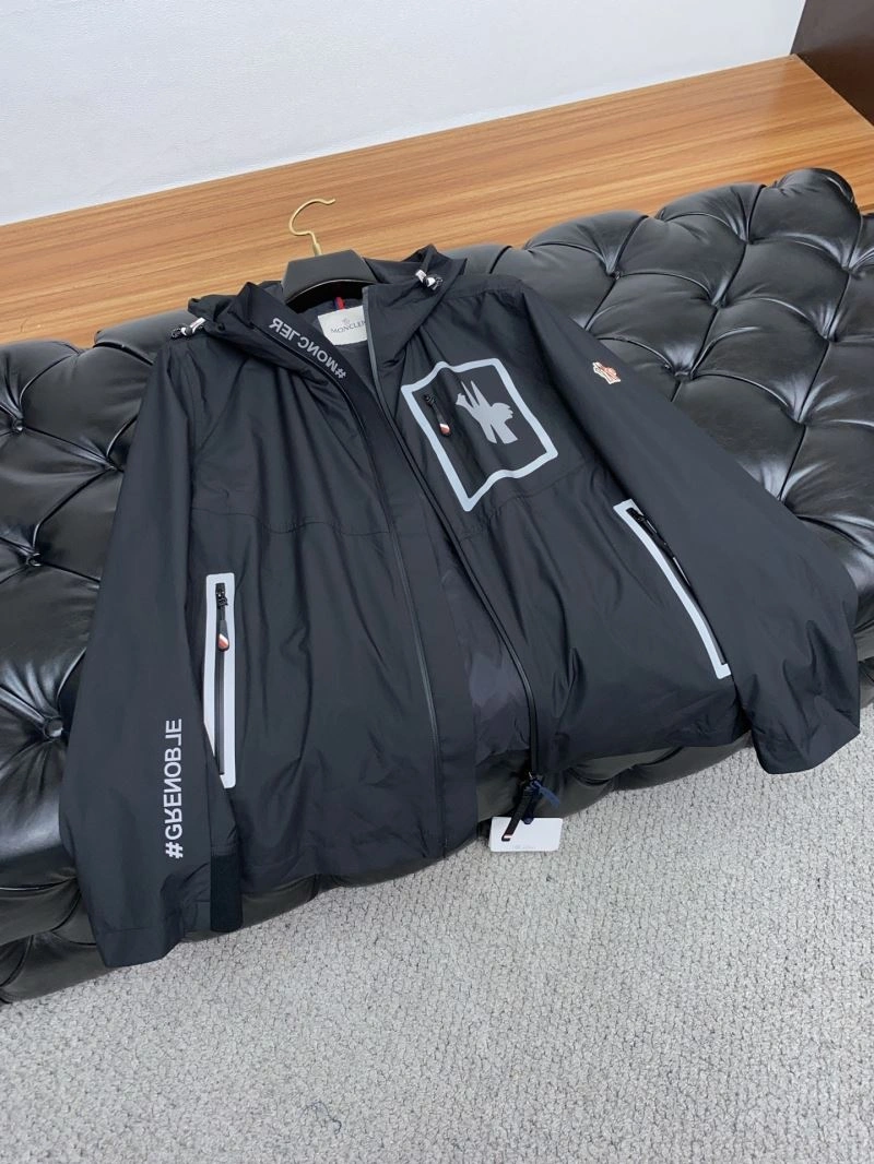 Moncler Outwear Sophisticated 143361