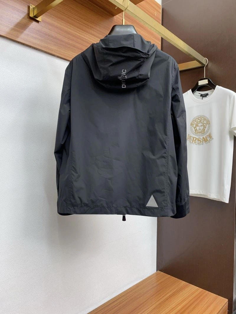 Moncler Outwear Sophisticated 143361