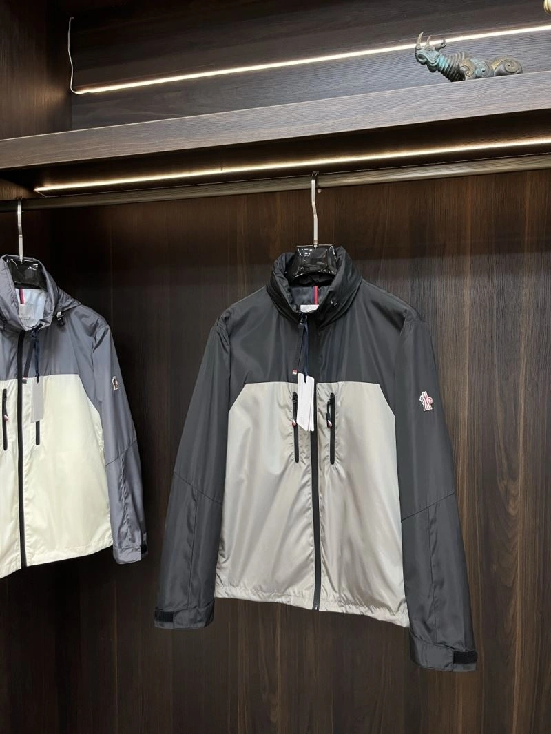 Affordable Moncler Outwear 143390