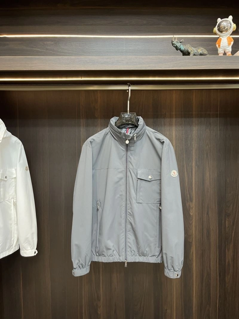 Comfortable Moncler Outwear 143368