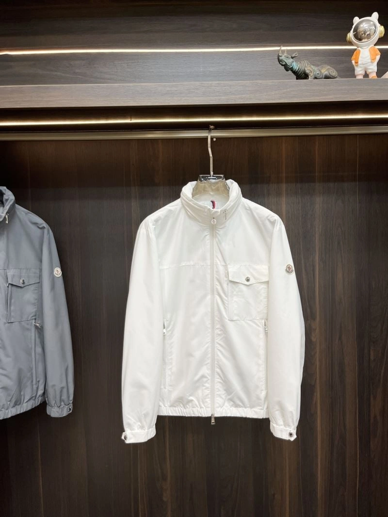 Comfortable Moncler Outwear 143368