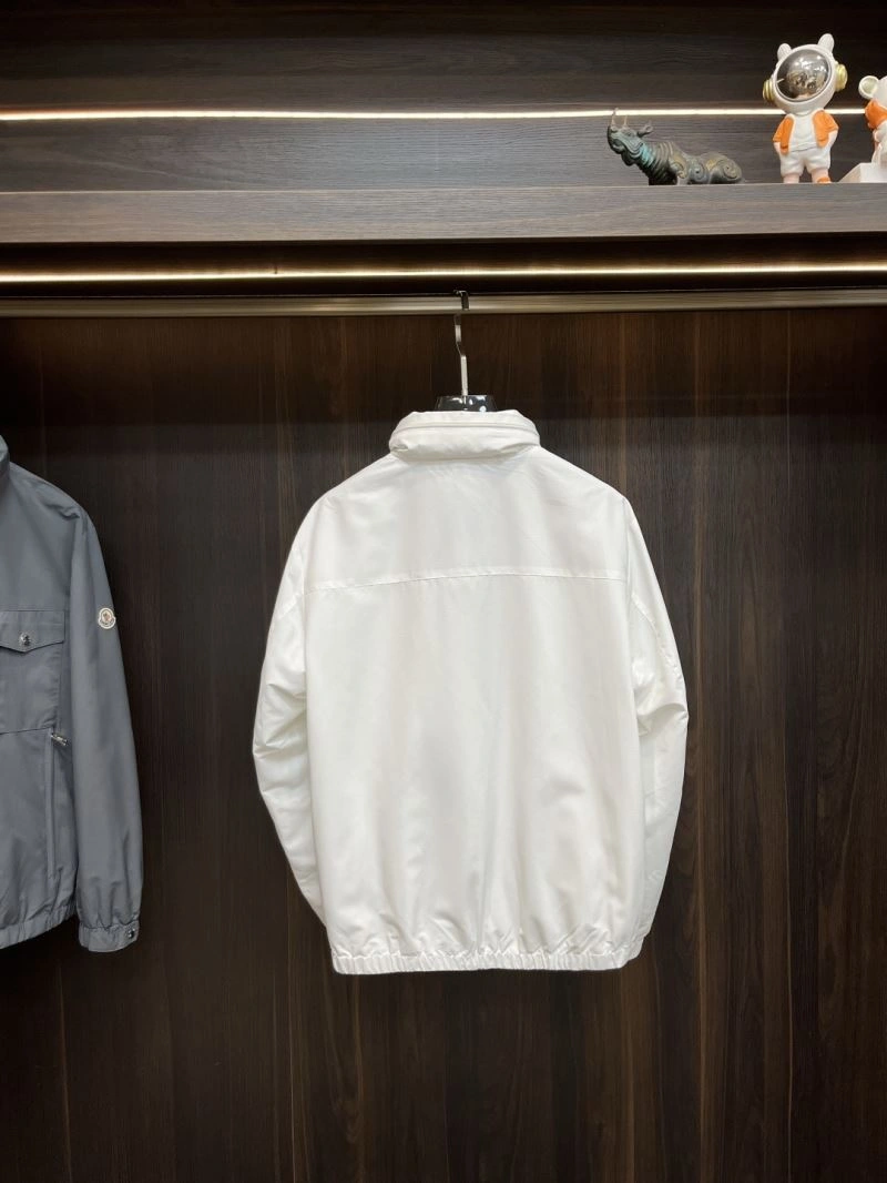 Comfortable Moncler Outwear 143368