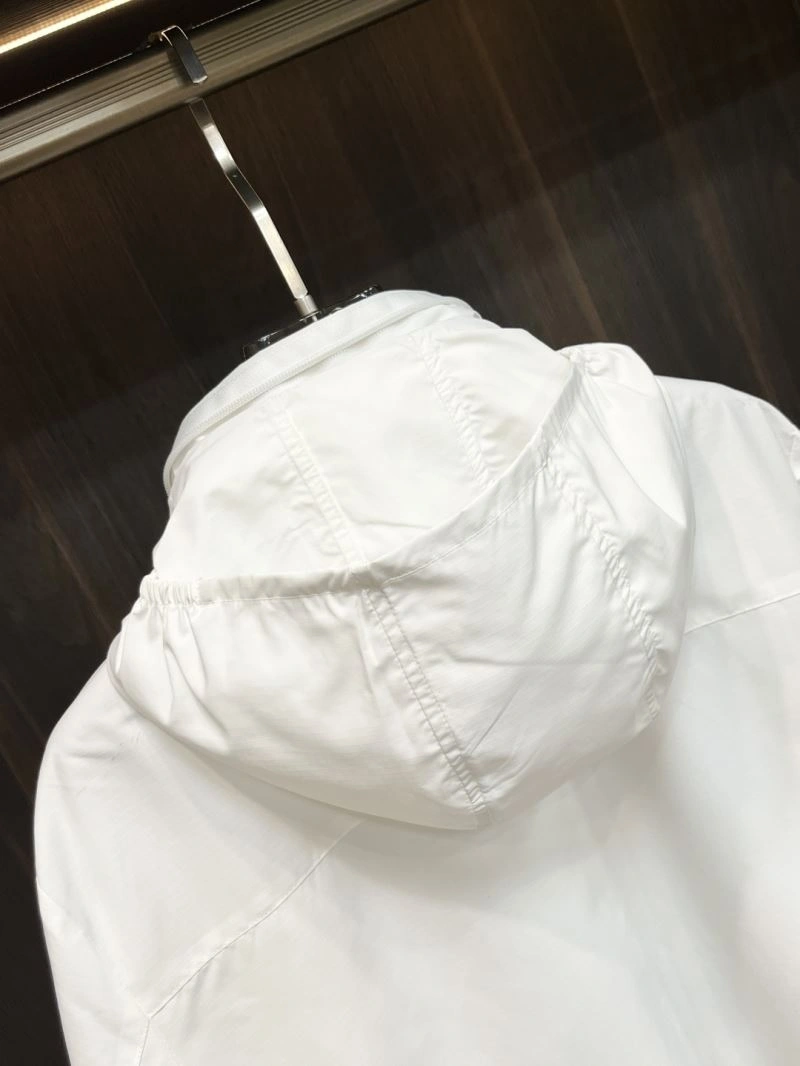 Comfortable Moncler Outwear 143368