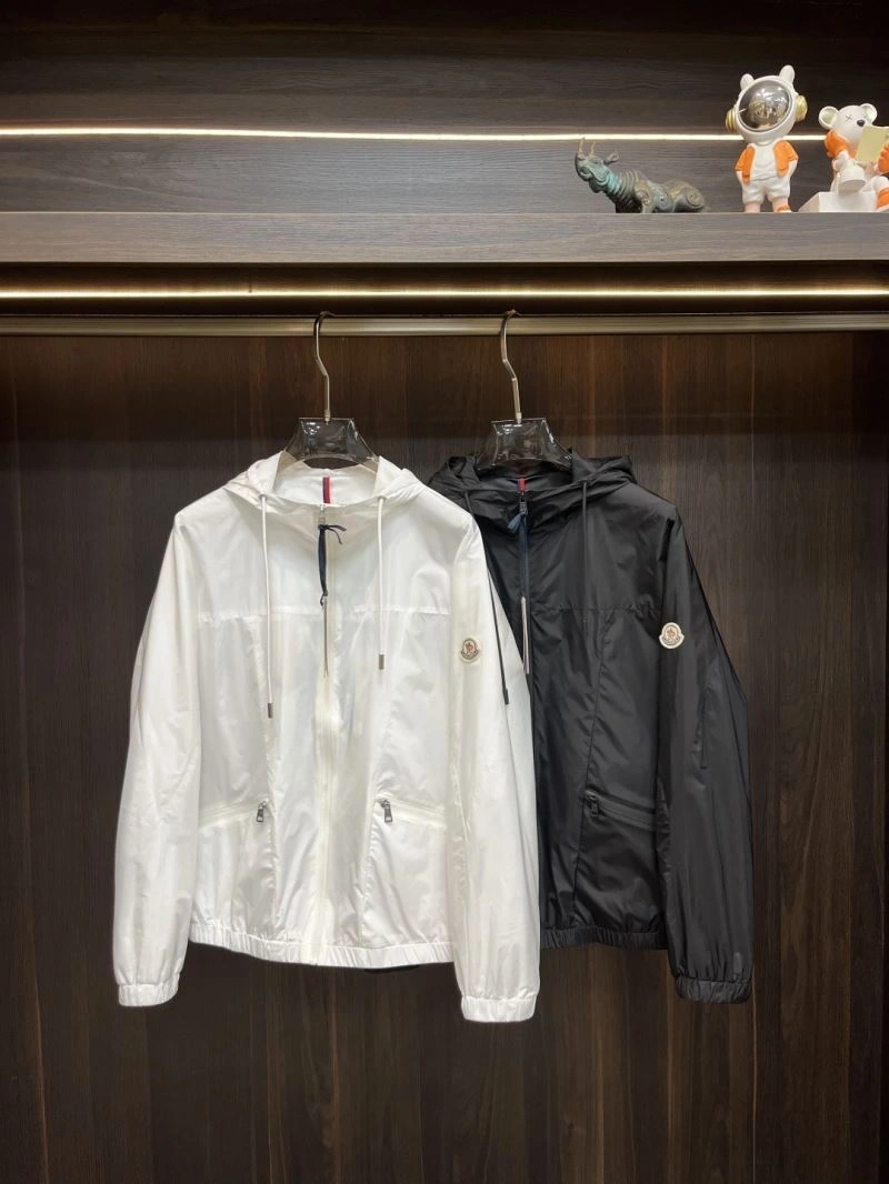 Moncler Outwear OnTrend 143364