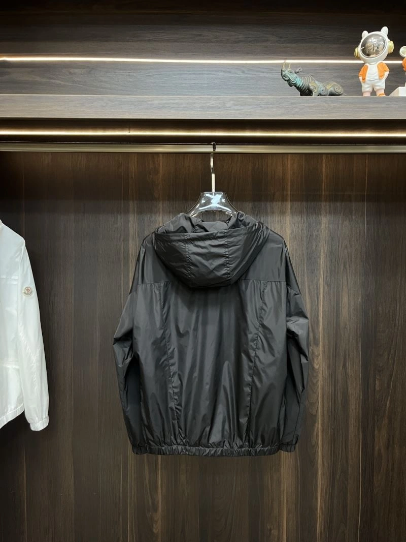 Moncler Outwear OnTrend 143364