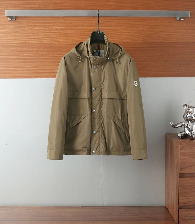 Moncler Outwear ComfortFit 143358
