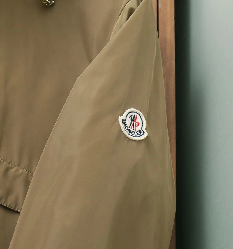 Moncler Outwear ComfortFit 143358