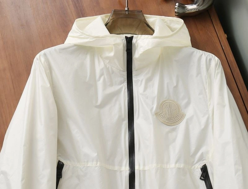 Supportive Moncler Outwear 143355