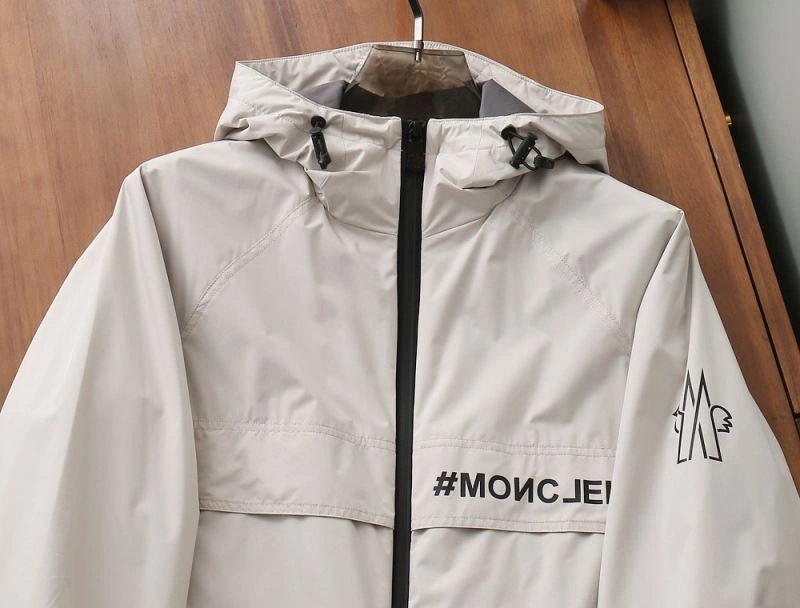 Resilient Moncler Outwear 143354