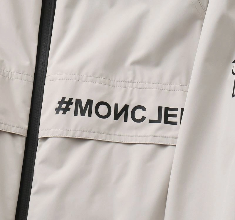 Resilient Moncler Outwear 143354