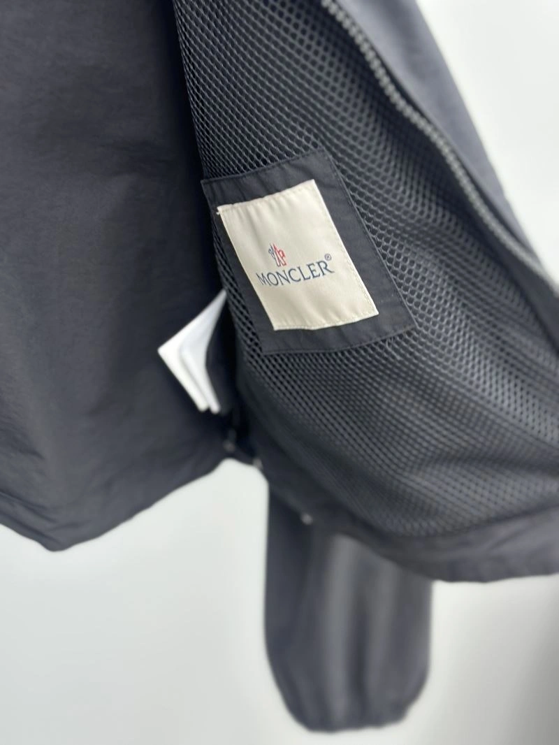 Moncler Outwear Durable 143349
