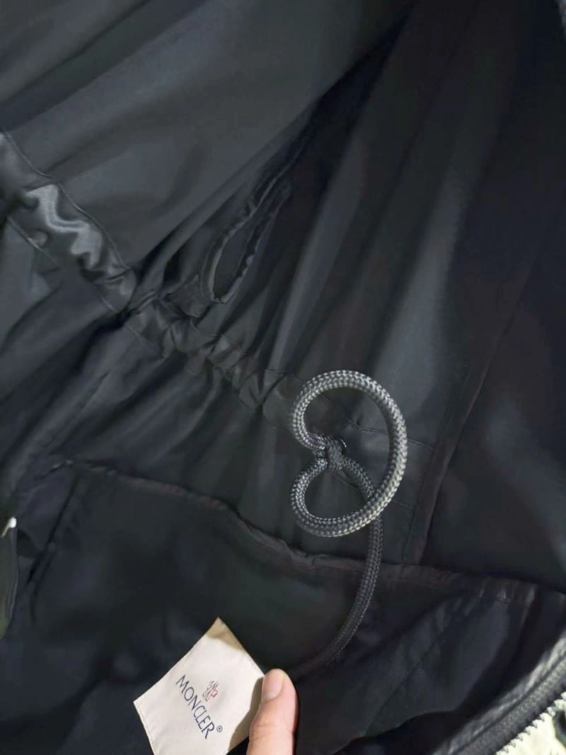 Moncler Outwear FlexibleFit 143340