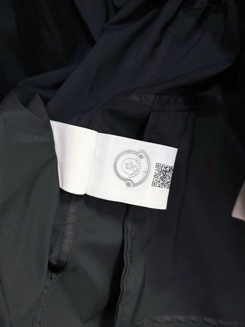 Moncler Outwear FlexibleFit 143340
