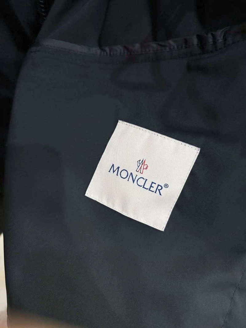 Moncler Outwear FlexibleFit 143340