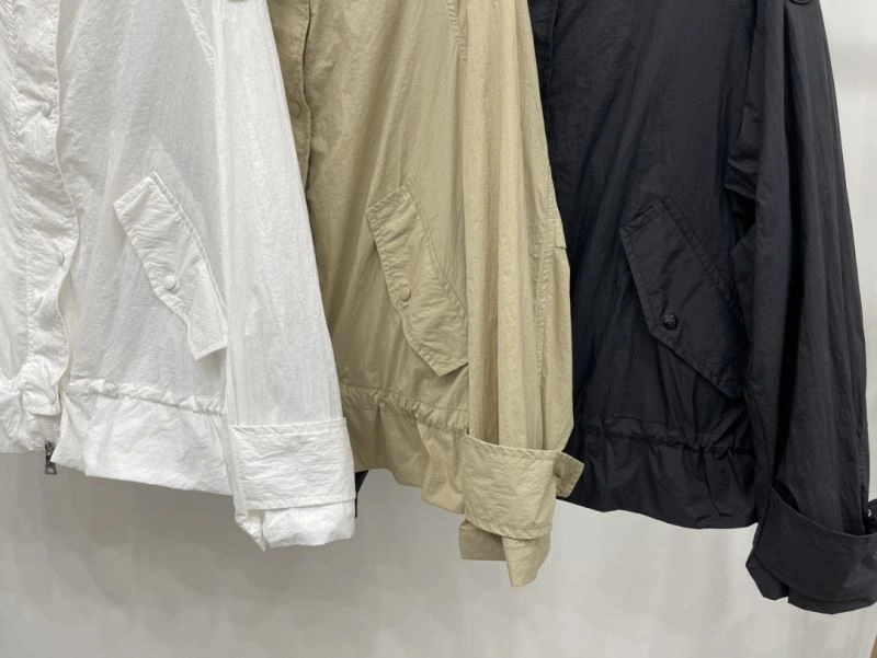 Moncler Outwear Breathable 143339