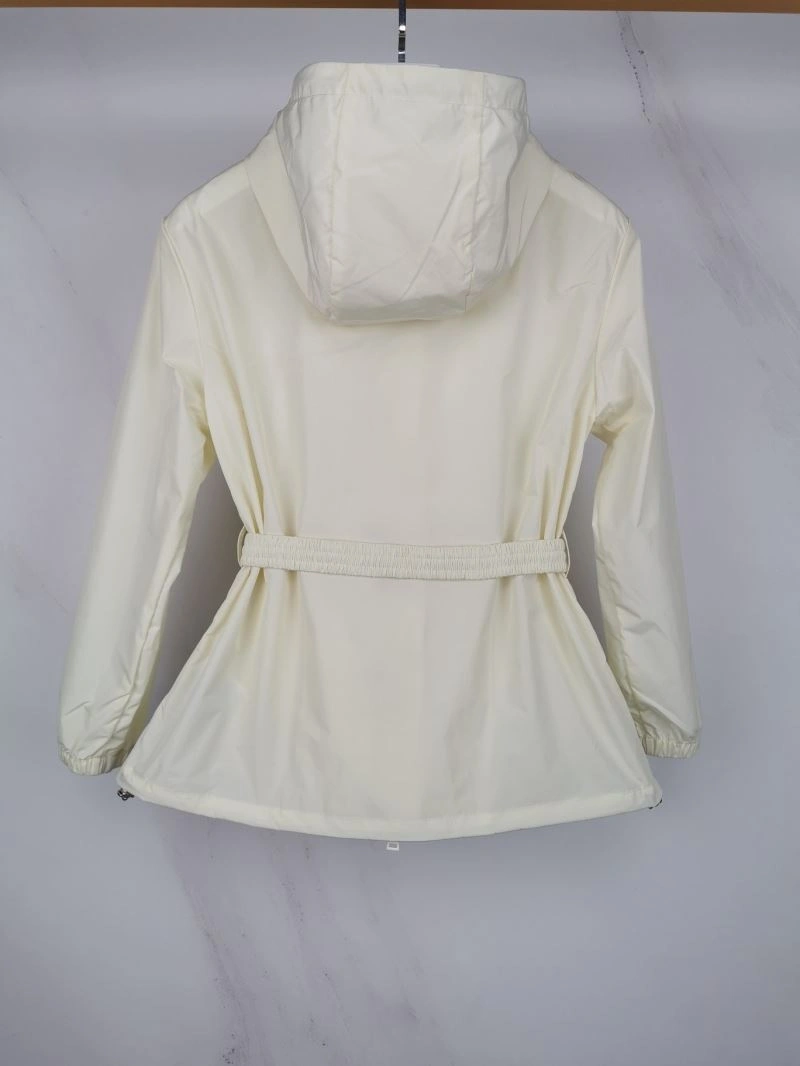 Moncler Outwear Stylish 143335