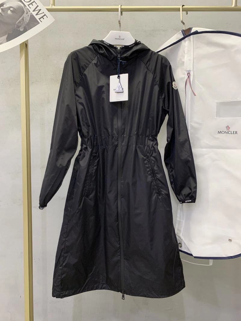 FlexibleFit Moncler Outwear 143344