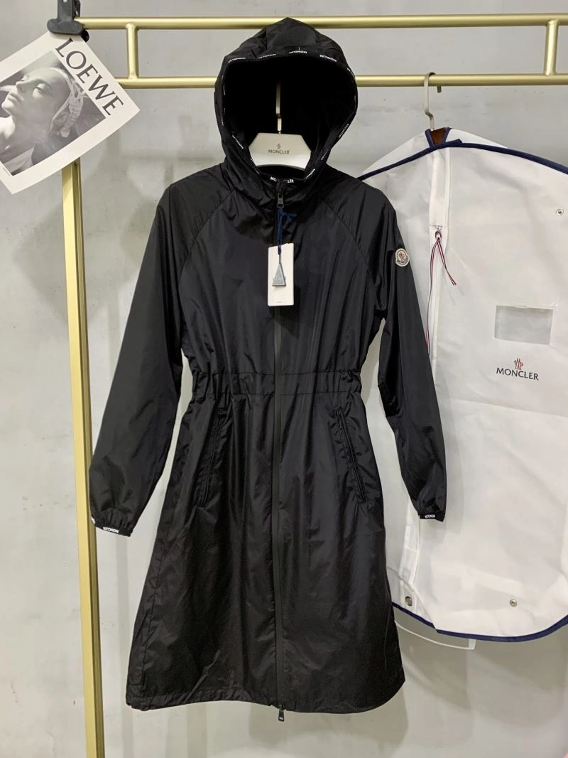 FlexibleFit Moncler Outwear 143344