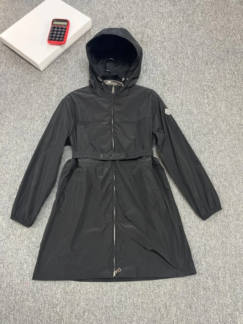 Practical Moncler Outwear 143341