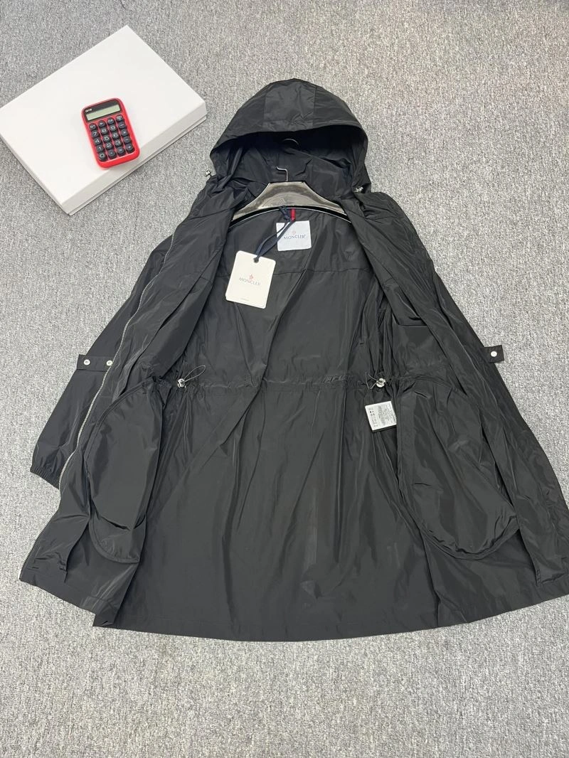 Practical Moncler Outwear 143341