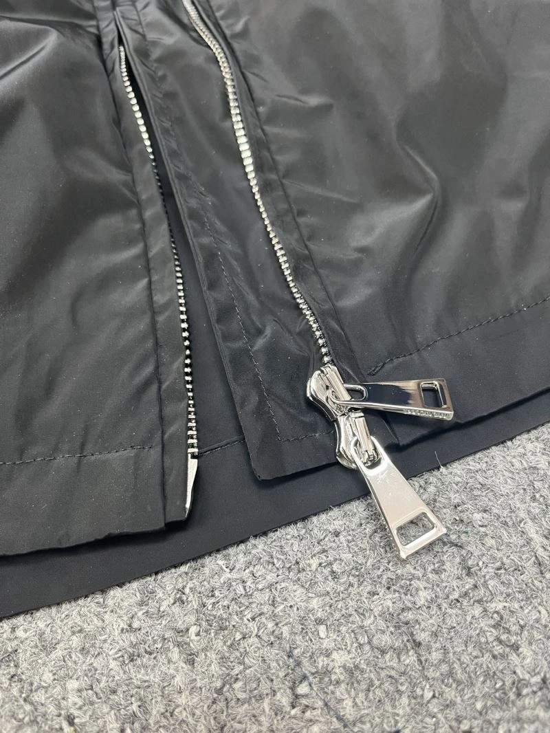 Practical Moncler Outwear 143341