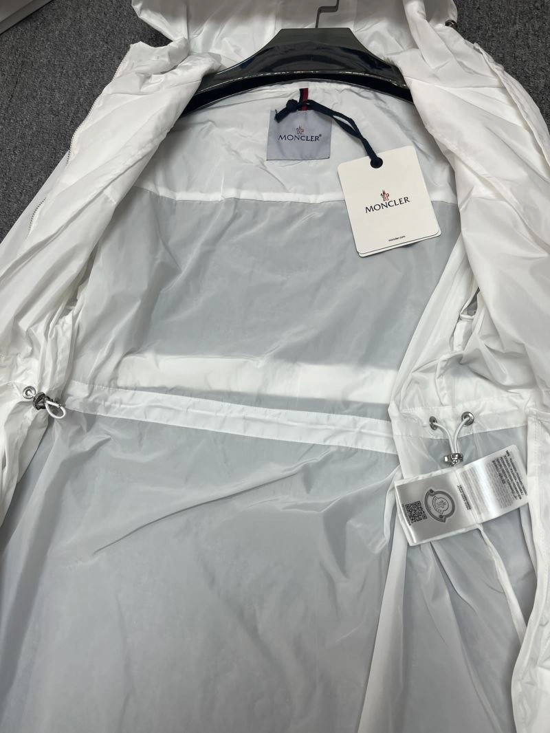 Moncler Outwear MultiPurpose 143327