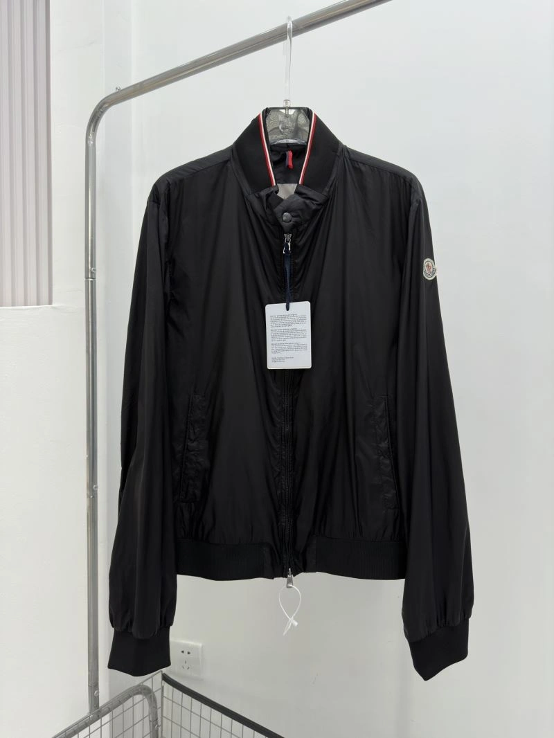 Cozy Moncler Outwear 143336