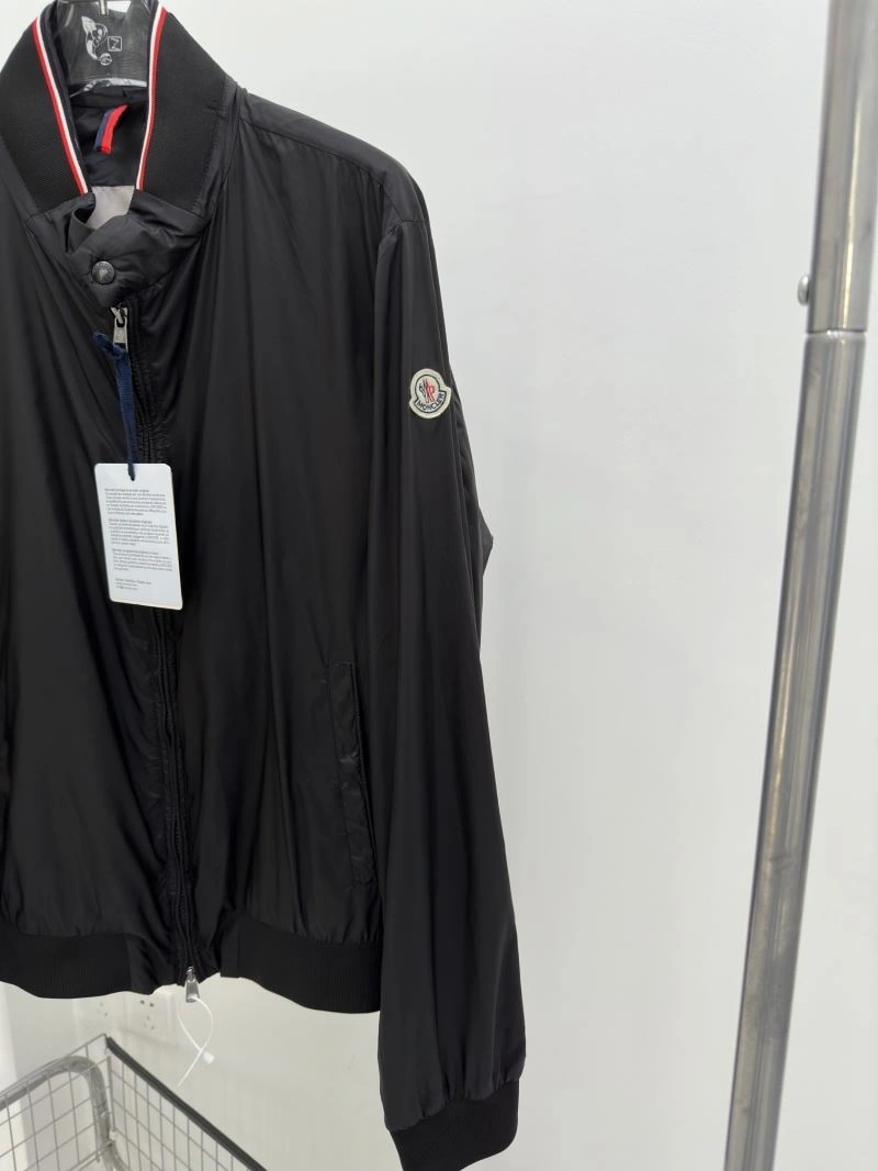 Cozy Moncler Outwear 143336