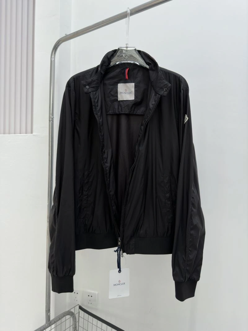 Cozy Moncler Outwear 143336
