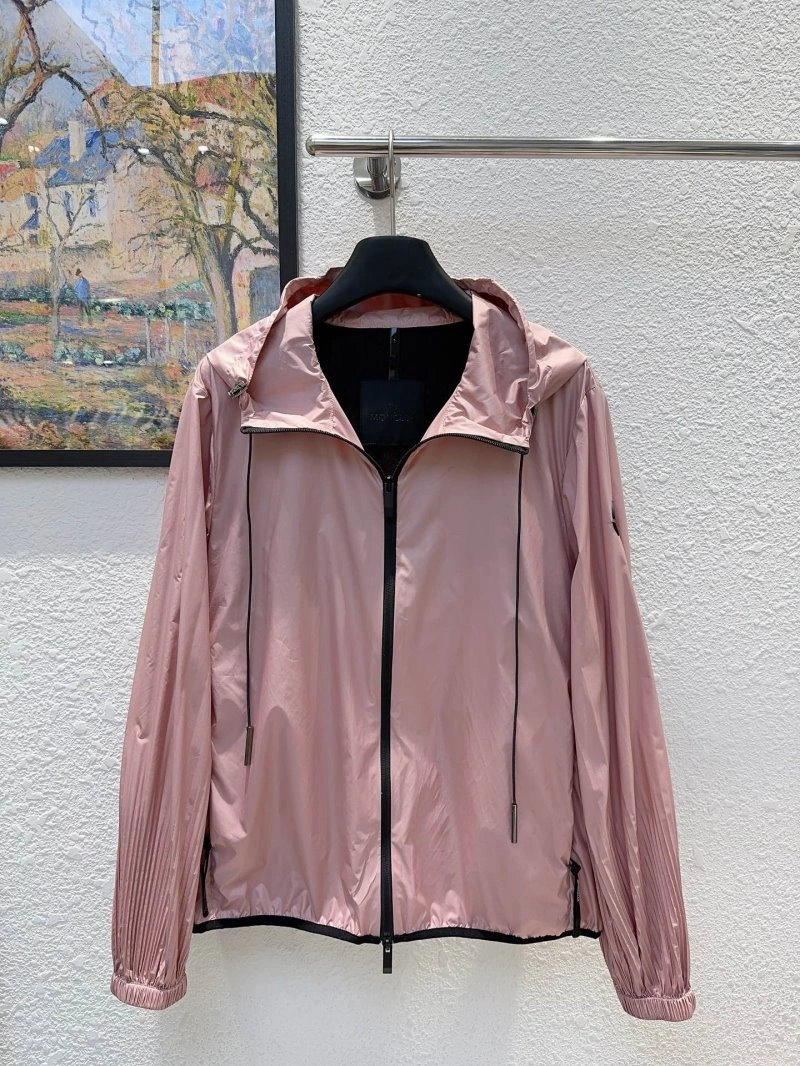 Moncler Outwear Resilient 139718