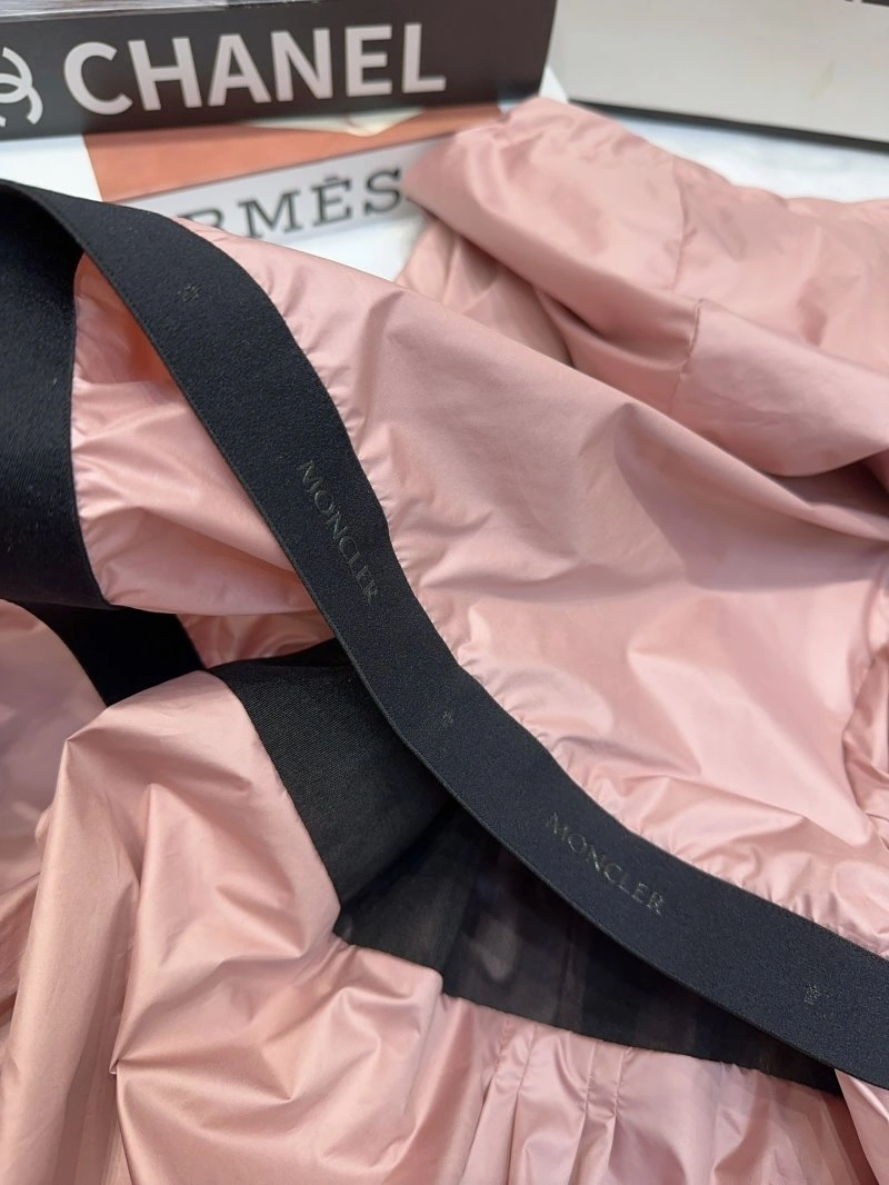 Moncler Outwear Resilient 139718