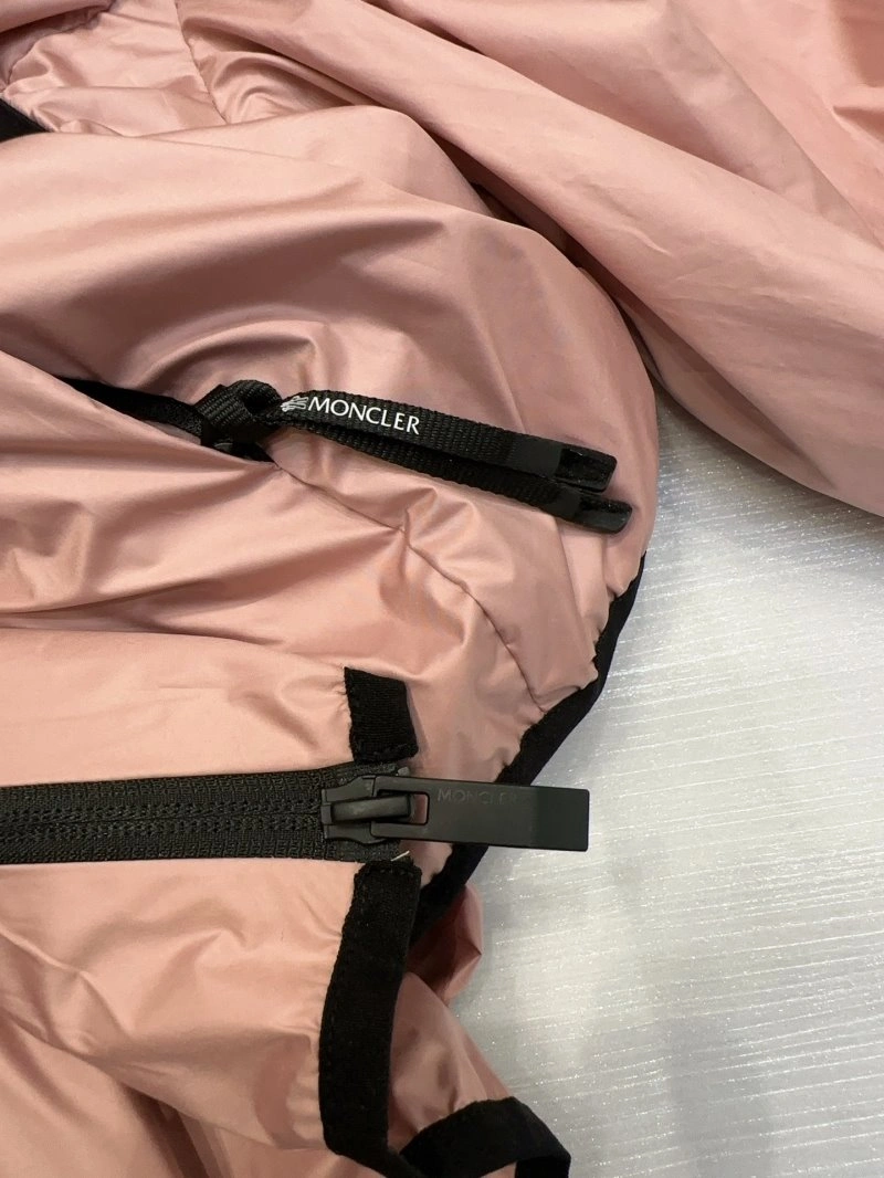 Moncler Outwear Resilient 139718