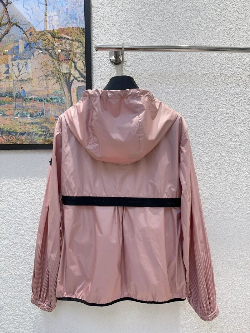 Moncler Outwear Resilient 139718
