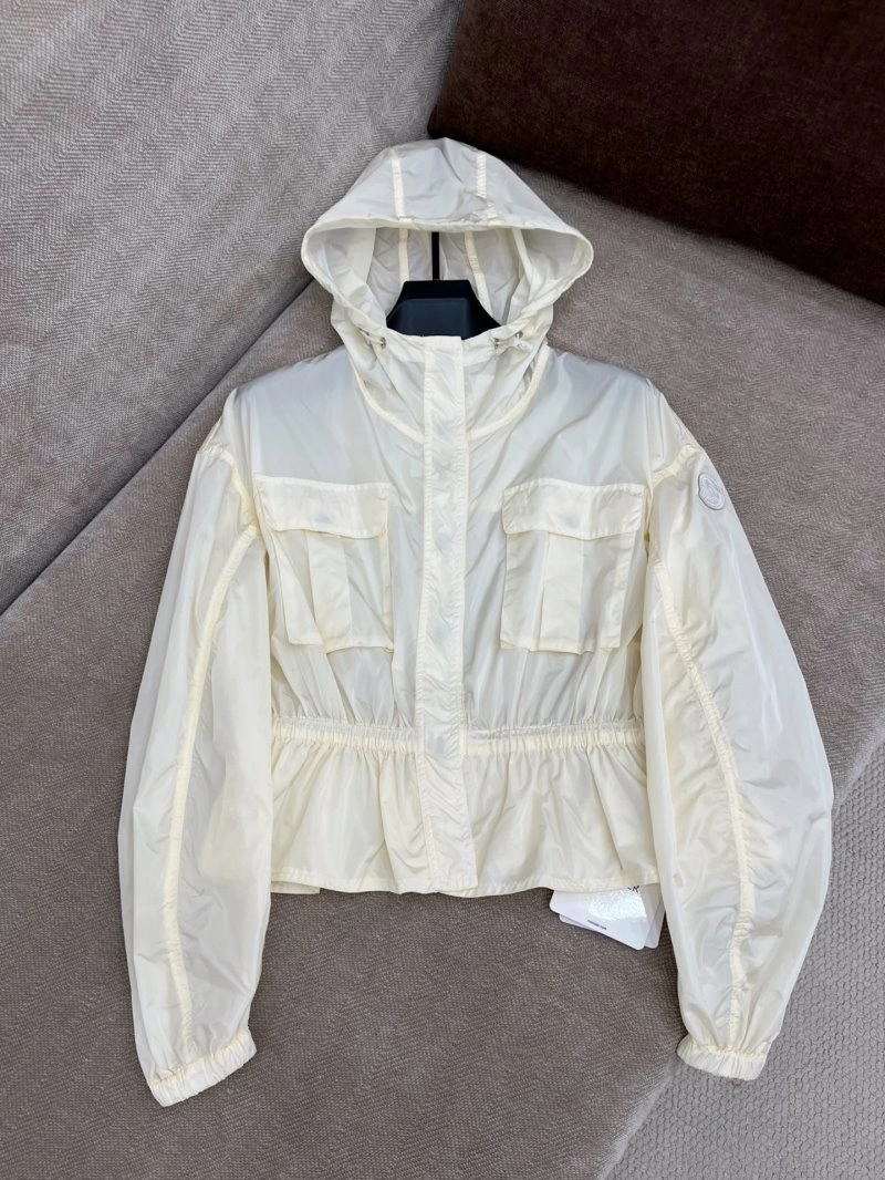 Lightweight Moncler Outwear 139706