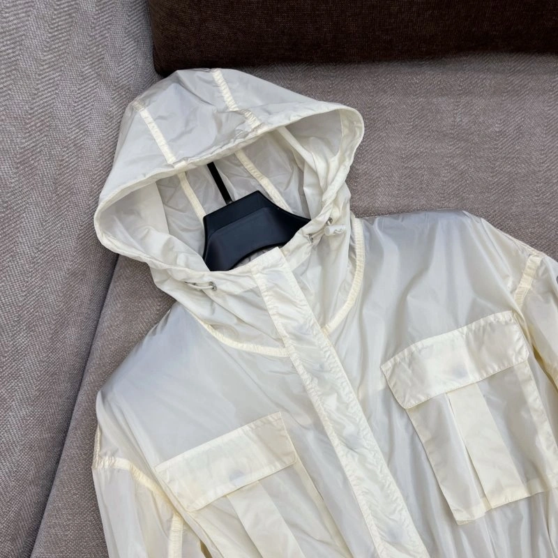 Lightweight Moncler Outwear 139706