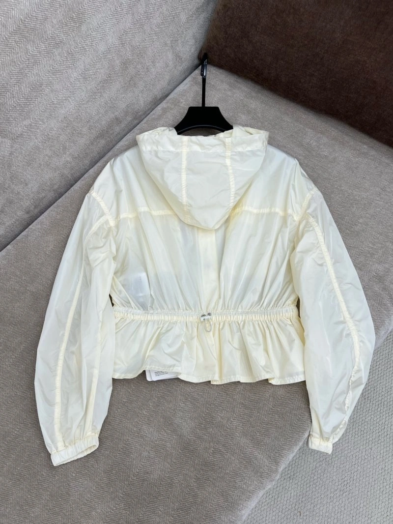 Lightweight Moncler Outwear 139706