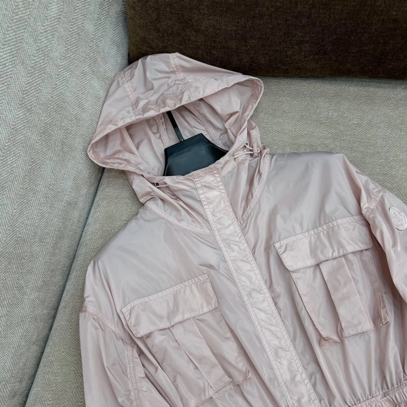 Moncler Outwear Sporty 139711