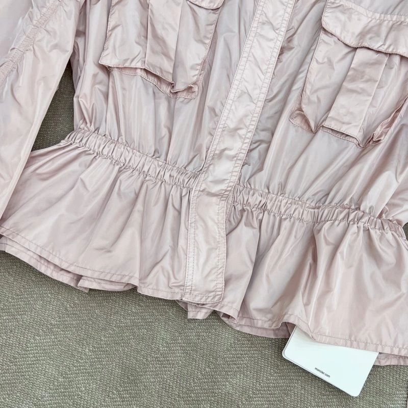 Moncler Outwear Sporty 139711