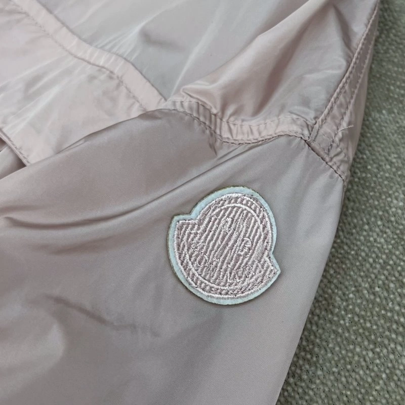 Moncler Outwear Sporty 139711