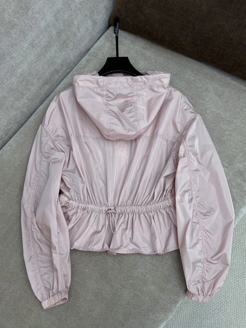 Moncler Outwear Sporty 139711