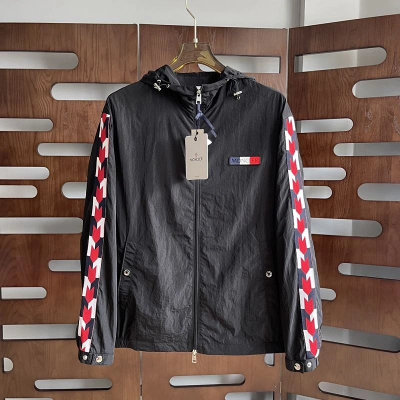 Moncler Outwear GoAnywhere 142551