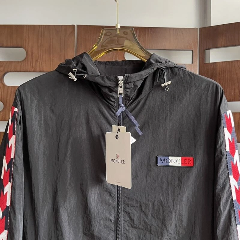 Moncler Outwear GoAnywhere 142551